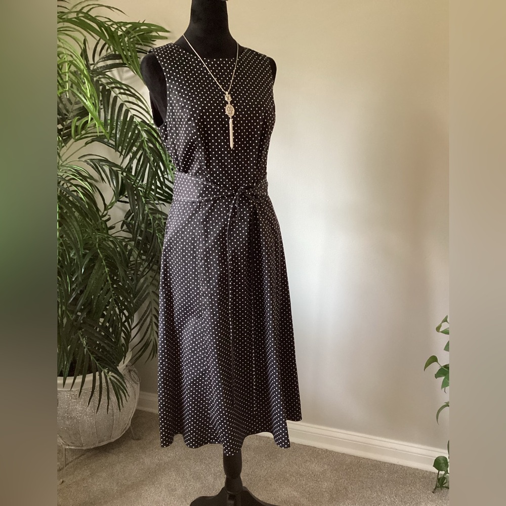 Women polka dot flare bottom dress with belt